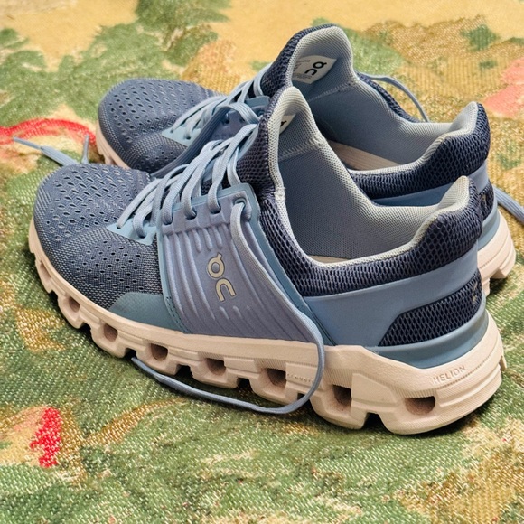 ON RUNNING Size W7
Cloudswift Sneakers - Picture 9 of 14
